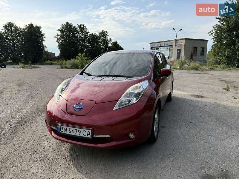 Хэтчбек Nissan Leaf 2012 в Ромнах