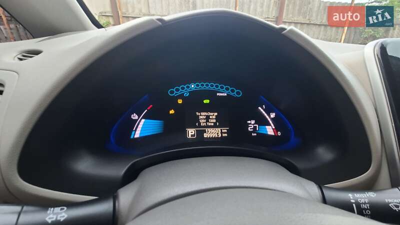 Хэтчбек Nissan Leaf 2012 в Ромнах