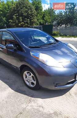 Хэтчбек Nissan Leaf 2013 в Новой Водолаге