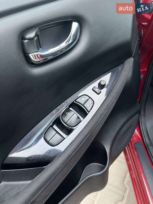 Хэтчбек Nissan Leaf 2016 в Луцке