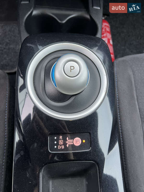 Хэтчбек Nissan Leaf 2016 в Луцке