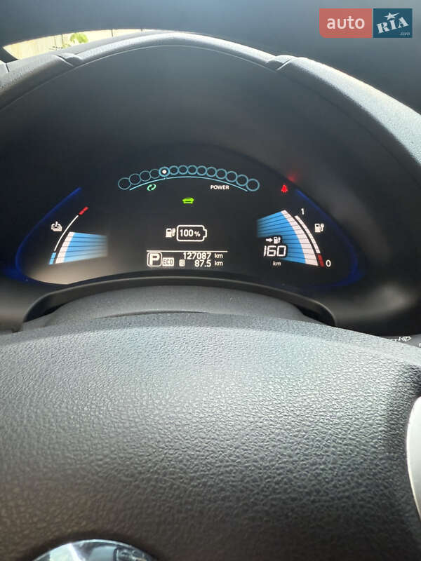 Хэтчбек Nissan Leaf 2015 в Киеве