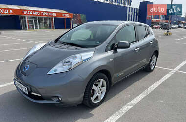 Хетчбек Nissan Leaf 2016 в Кам'янець-Подільському