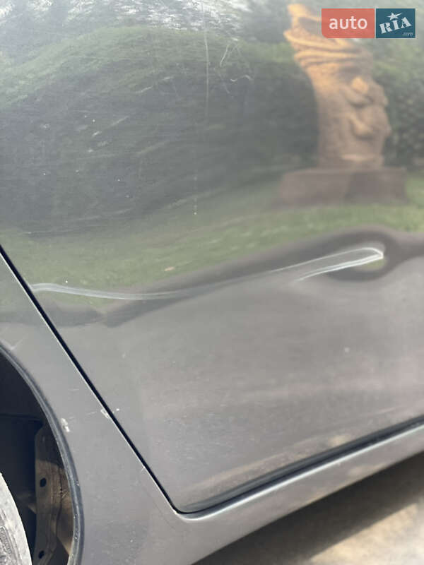 Хэтчбек Nissan Leaf 2013 в Днепре