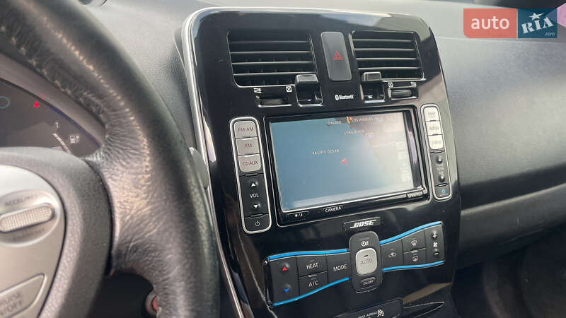 Хэтчбек Nissan Leaf 2013 в Днепре