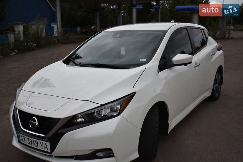 Хетчбек Nissan Leaf 2019 в Долині