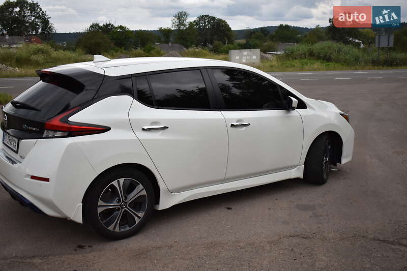 Хетчбек Nissan Leaf 2019 в Долині