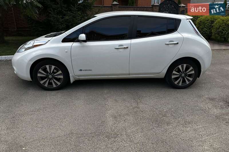 Хэтчбек Nissan Leaf 2016 в Черкассах