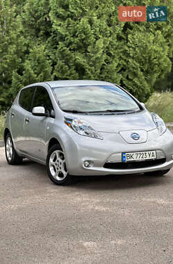 Хэтчбек Nissan Leaf 2012 в Дубно