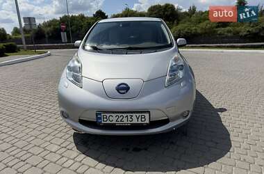 Хэтчбек Nissan Leaf 2012 в 