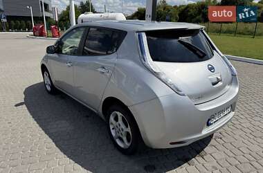 Хэтчбек Nissan Leaf 2012 в 