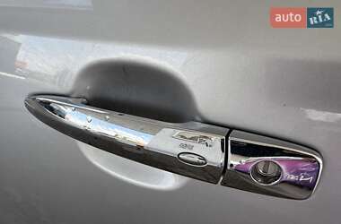 Хэтчбек Nissan Leaf 2012 в 