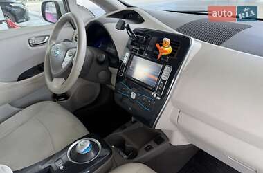 Хэтчбек Nissan Leaf 2012 в 