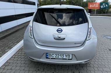 Хэтчбек Nissan Leaf 2012 в 