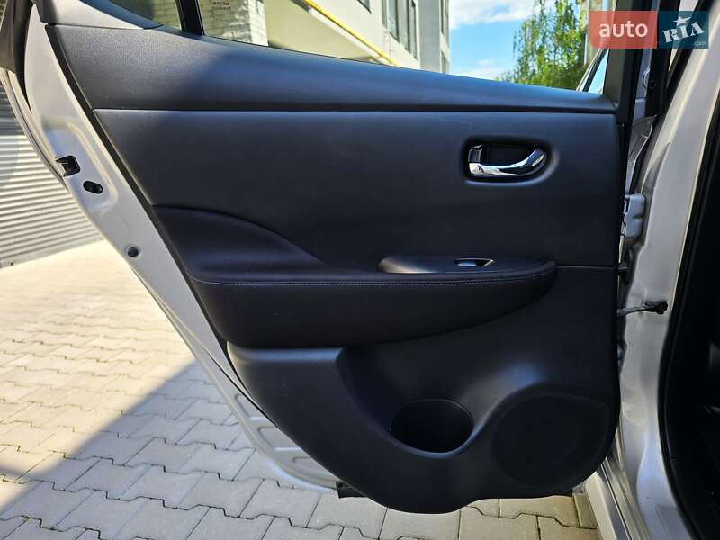 Хэтчбек Nissan Leaf 2018 в Хмельницком