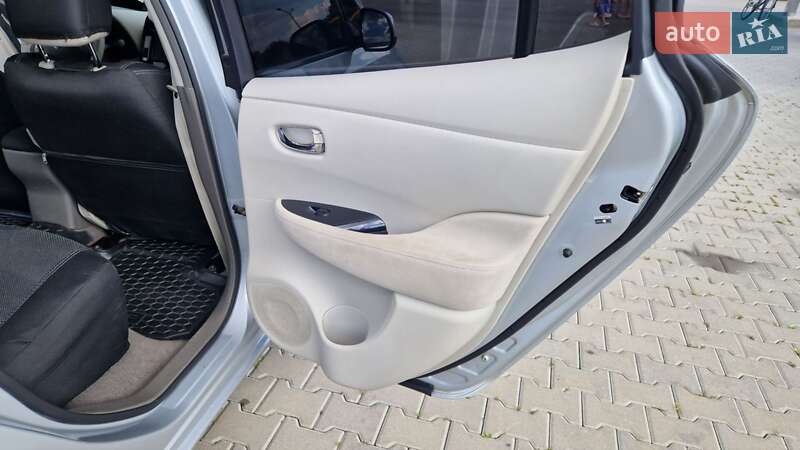 Хэтчбек Nissan Leaf 2012 в Киеве