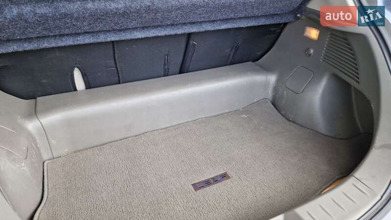 Хэтчбек Nissan Leaf 2012 в Киеве