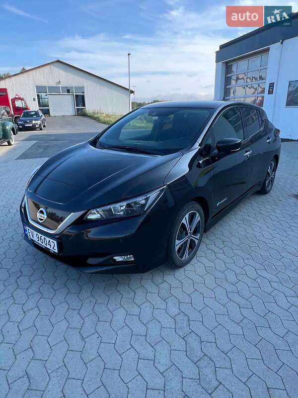 Хэтчбек Nissan Leaf 2019 в Могилев-Подольске