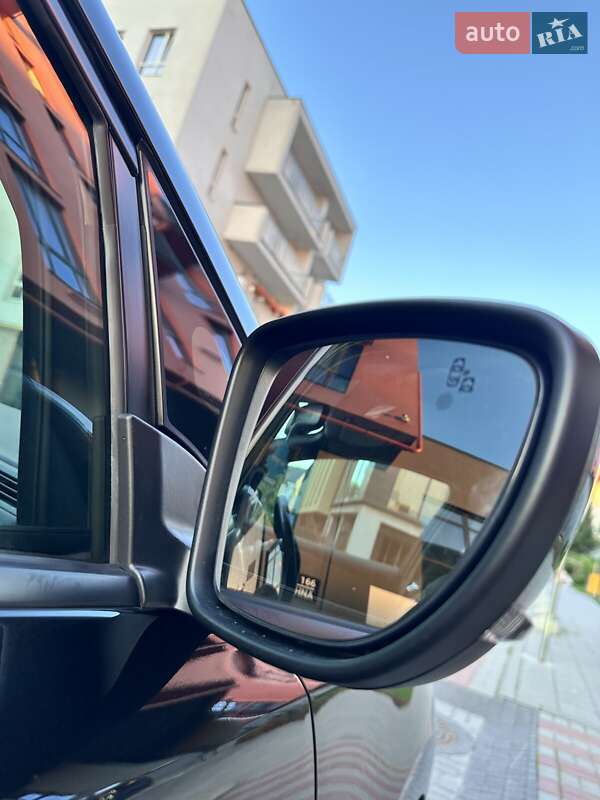 Хэтчбек Nissan Leaf 2019 в Могилев-Подольске