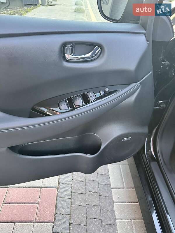 Хэтчбек Nissan Leaf 2019 в Могилев-Подольске