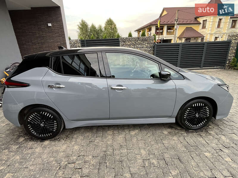 Хэтчбек Nissan Leaf 2022 в Черновцах