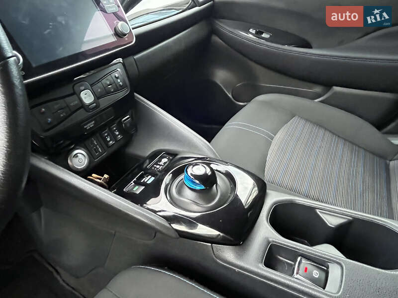 Хэтчбек Nissan Leaf 2022 в Черновцах
