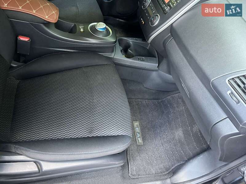 Хэтчбек Nissan Leaf 2014 в Виннице