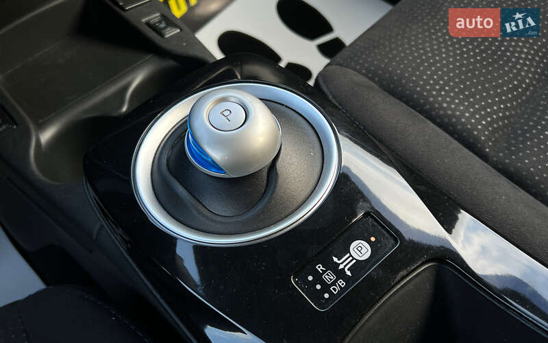 Хэтчбек Nissan Leaf 2016 в Львове