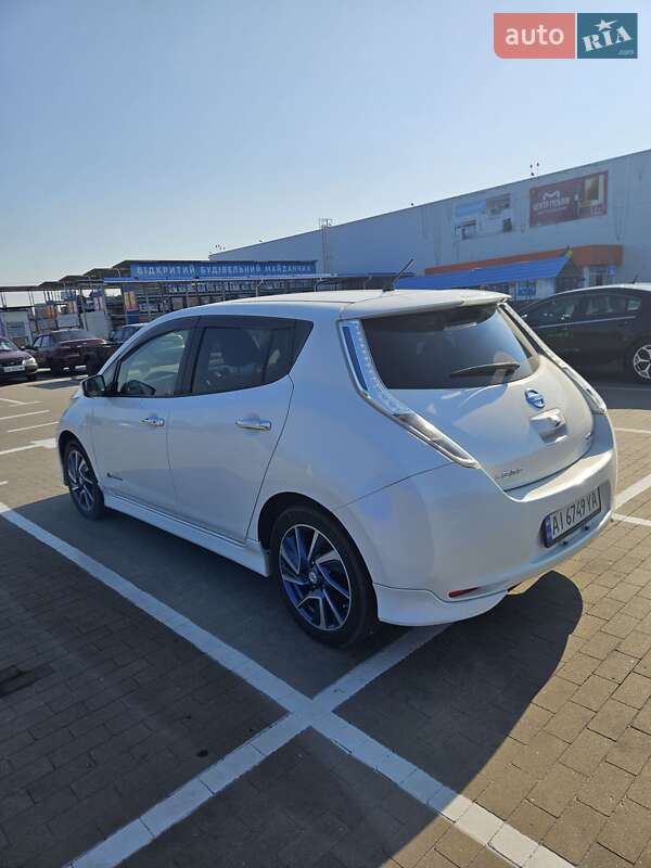 Хэтчбек Nissan Leaf 2016 в Борисполе