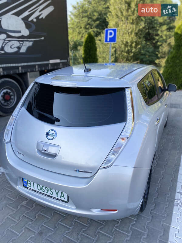 Хэтчбек Nissan Leaf 2014 в Кременчуге