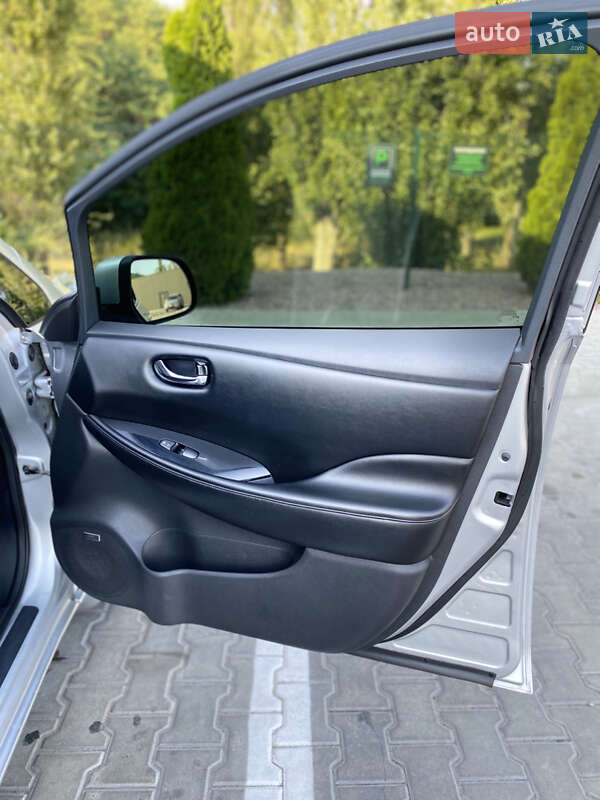 Хэтчбек Nissan Leaf 2014 в Кременчуге