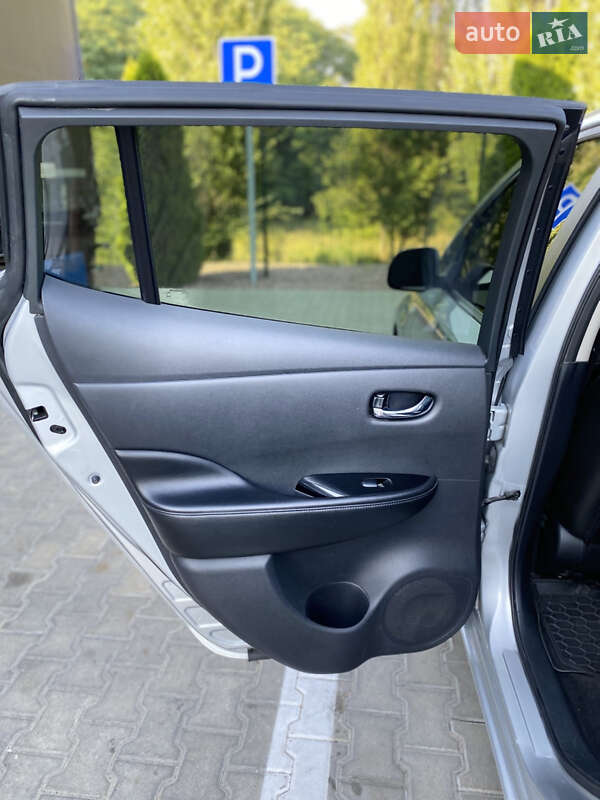 Хэтчбек Nissan Leaf 2014 в Кременчуге