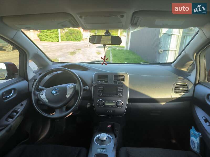 Хетчбек Nissan Leaf 2015 в Кропивницькому фото 2 Хетчбек Nissan Leaf 2015 в Кропивницькому