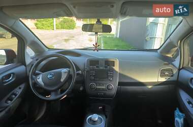 Хэтчбек Nissan Leaf 2015 в 
