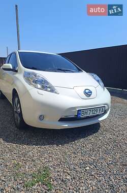 Хетчбек Nissan Leaf 2015 в Одесі