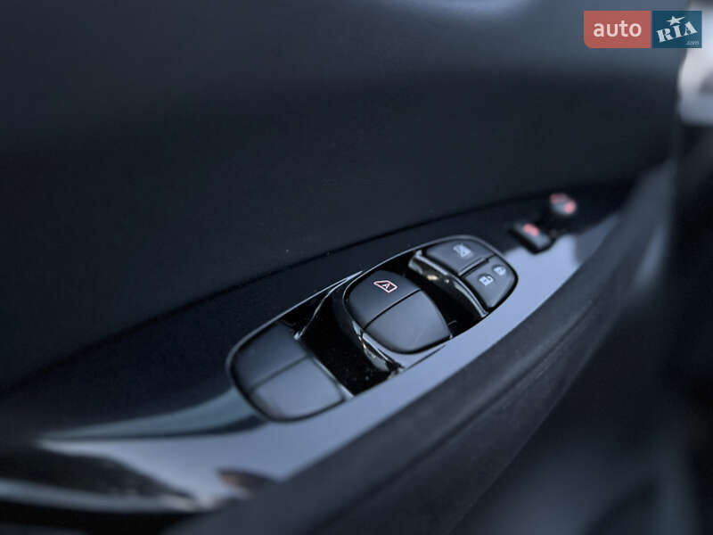 Хэтчбек Nissan Leaf 2015 в Житомире фото 30 Хэтчбек Nissan Leaf 2015 в Житомире