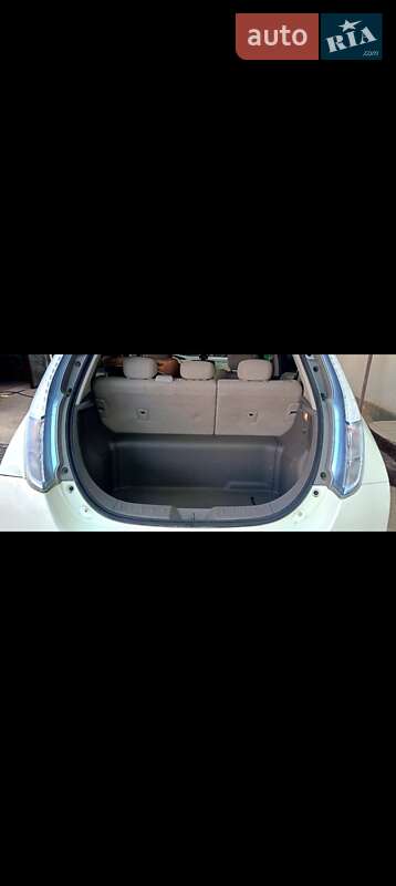 Хэтчбек Nissan Leaf 2012 в Одессе