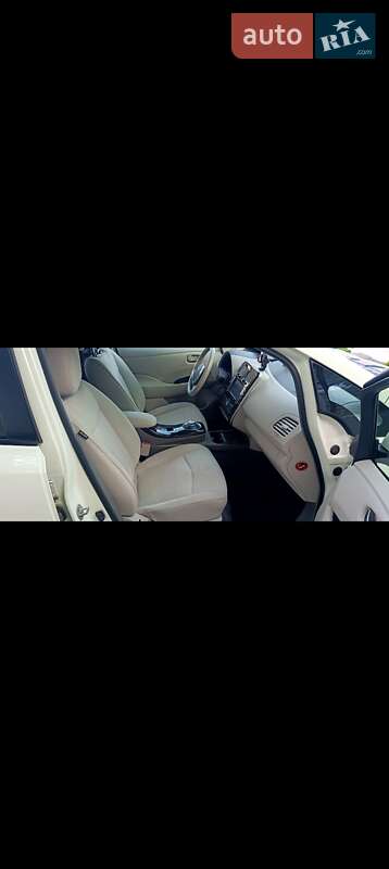 Хэтчбек Nissan Leaf 2012 в Одессе