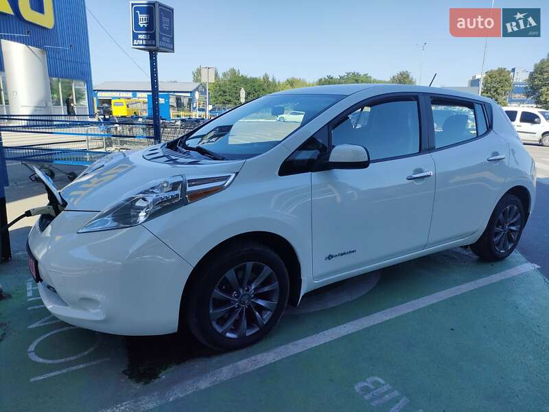 Nissan Leaf 2014