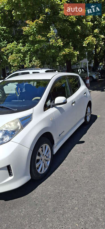 Хэтчбек Nissan Leaf 2014 в Одессе
