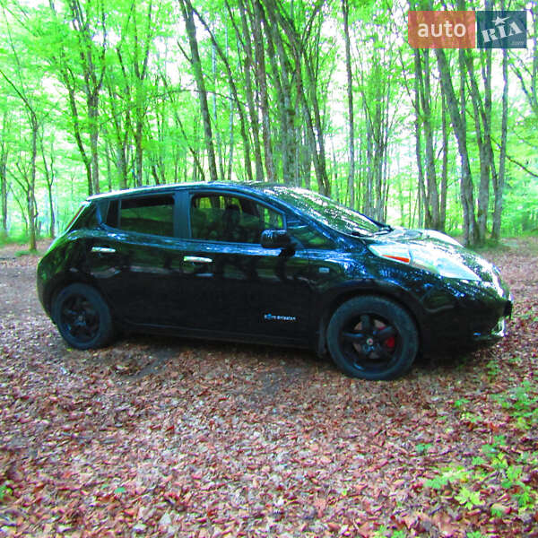 Хэтчбек Nissan Leaf 2014 в Ужгороде