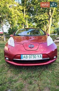 Хетчбек Nissan Leaf 2015 в Ямполі