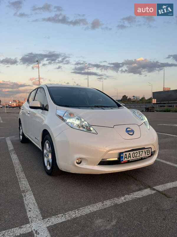 Хэтчбек Nissan Leaf 2013 в Киеве фото 2 Хэтчбек Nissan Leaf 2013 в Киеве