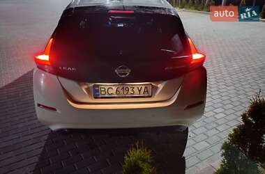 Хэтчбек Nissan Leaf 2019 в 