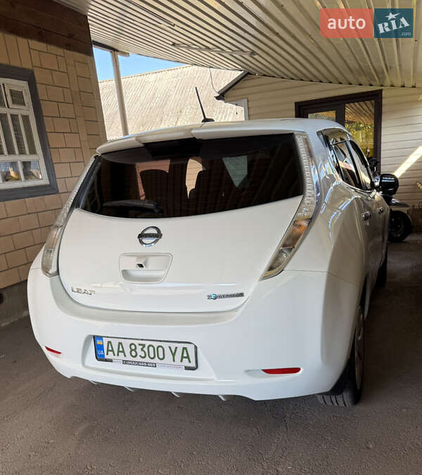 Хэтчбек Nissan Leaf 2014 в Борзне