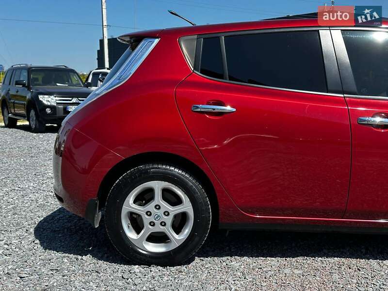 Хэтчбек Nissan Leaf 2012 в Львове