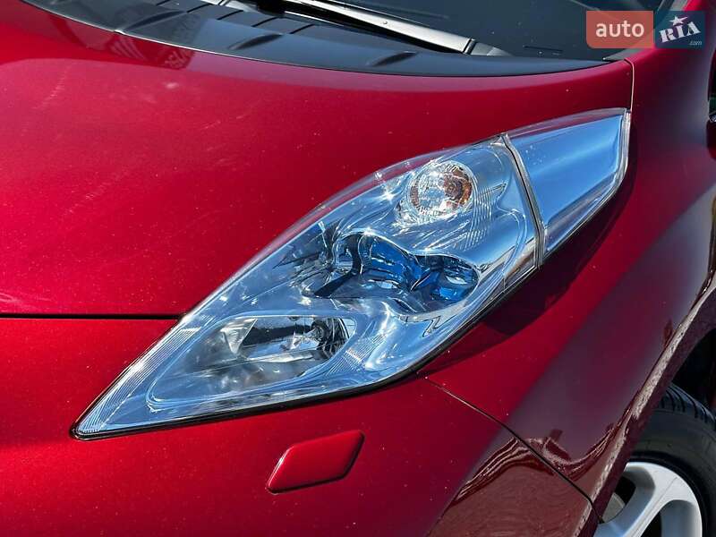 Хэтчбек Nissan Leaf 2012 в Львове