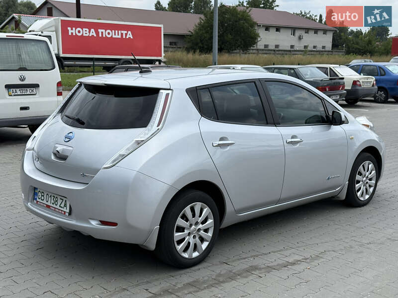 Хетчбек Nissan Leaf 2015 в Чернігові