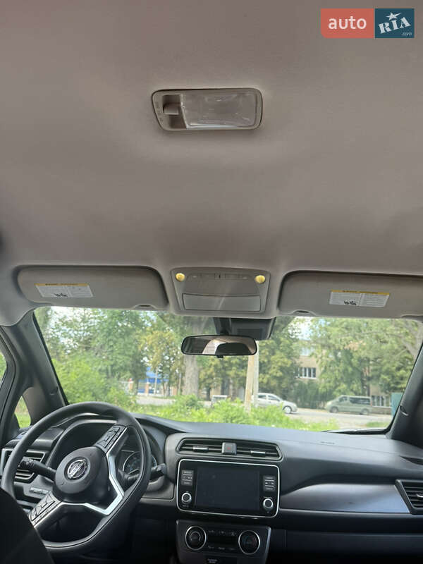 Хэтчбек Nissan Leaf 2022 в Киеве