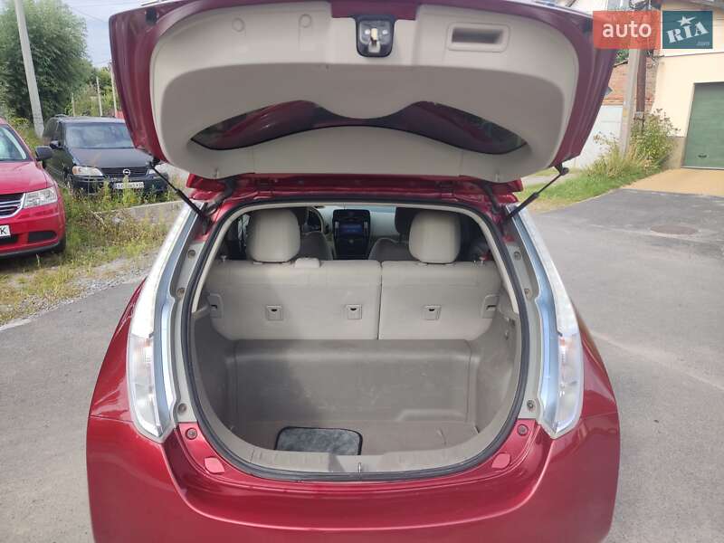 Хэтчбек Nissan Leaf 2011 в Виннице